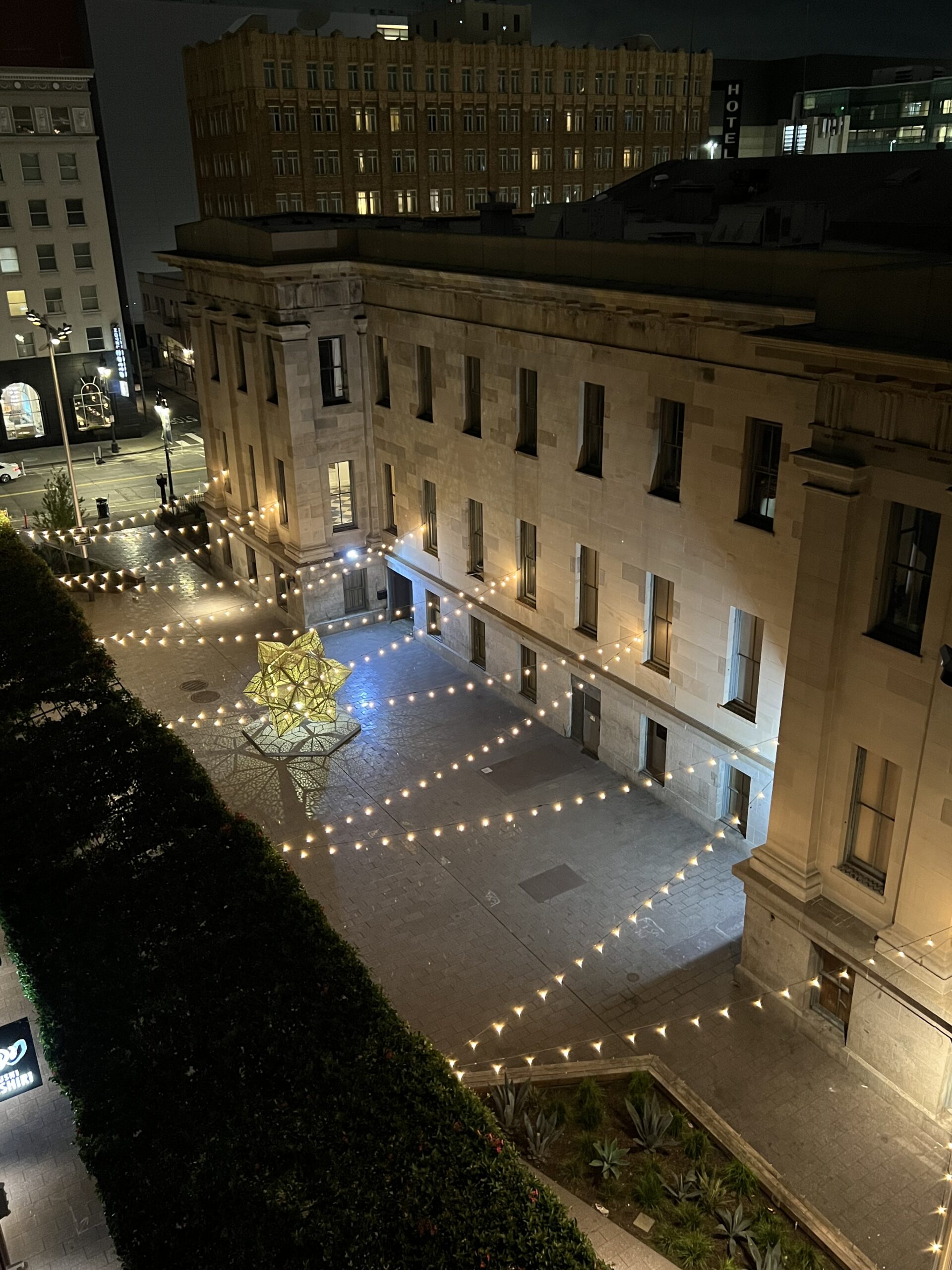 mintplaza-lights